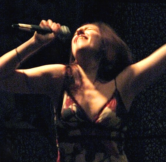 Elaine singing